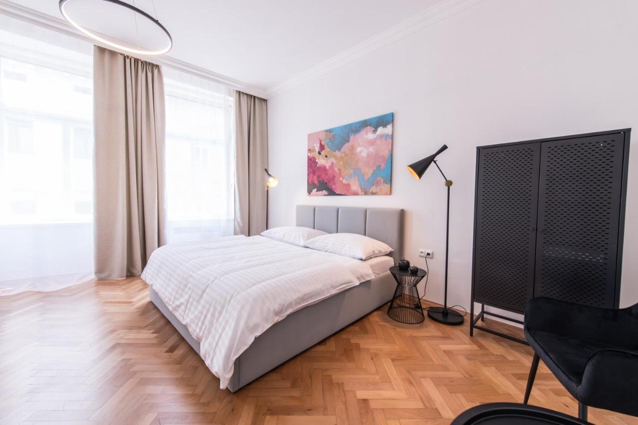 New Design Apt - Central Location Wenceslas Square Praag Buitenkant foto